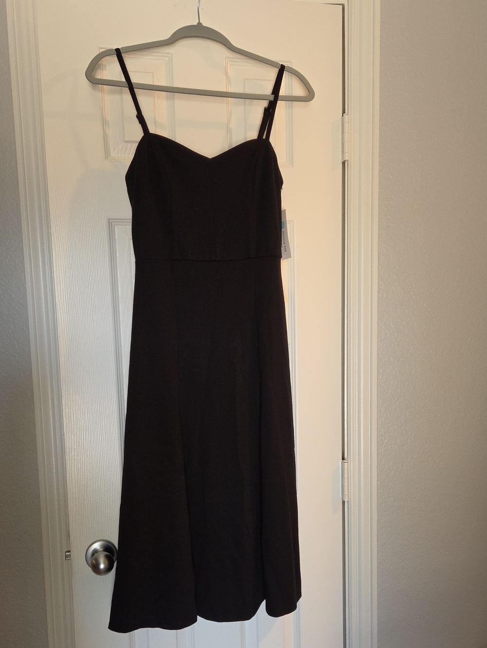 nine britton Black Spaghetti-Strap Midi Dress